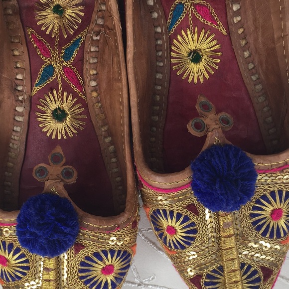 Vintage Moorish royal Middle Eastern  Embroidered Woman’s shoe - Picture 11 of 11